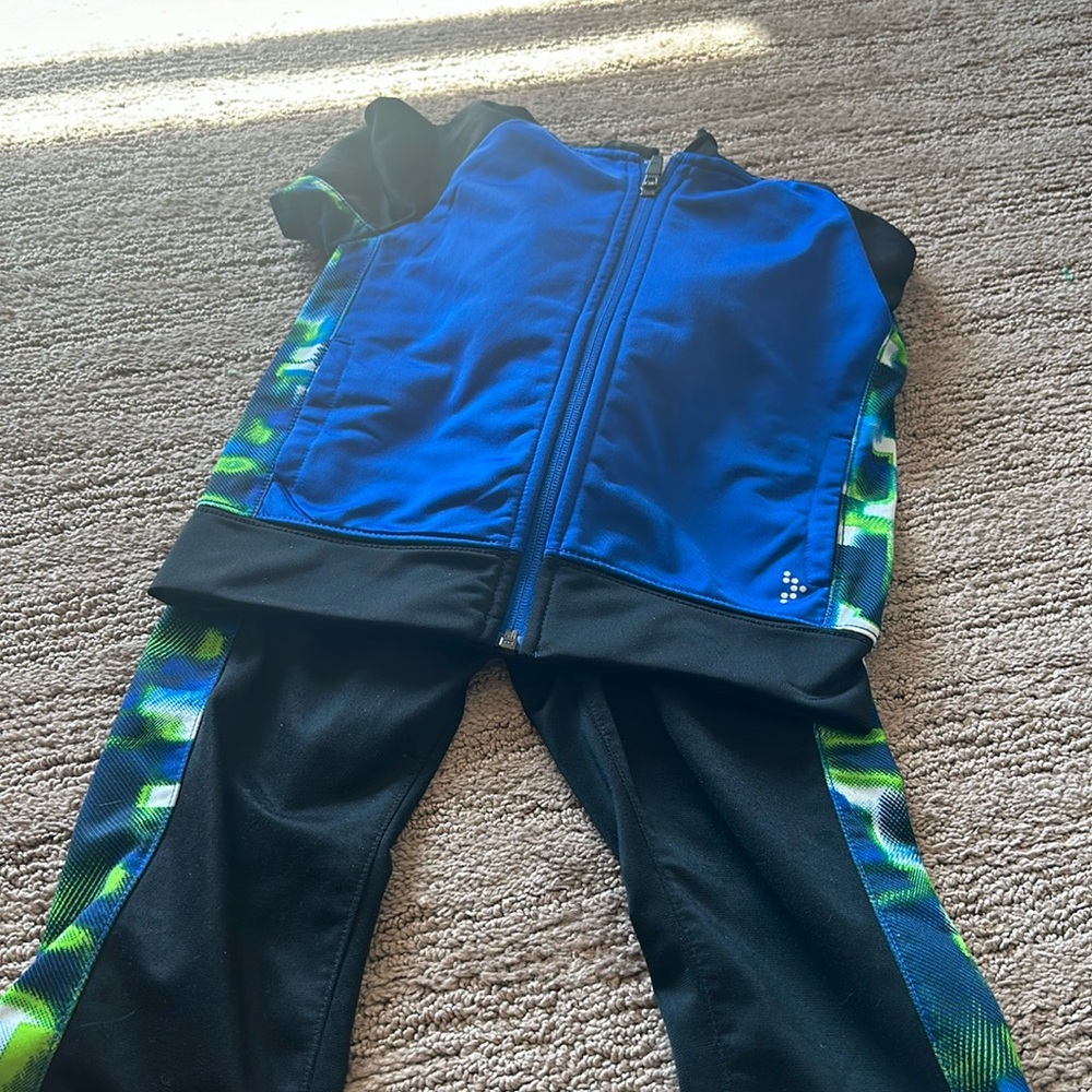 Gymboree 2 piece set. Size 2T.